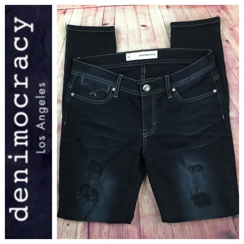 💙DENIMOCRACY distressed skinny jean size 28